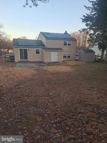 1208 BANNISTER CIR, Waldorf, MD 20602