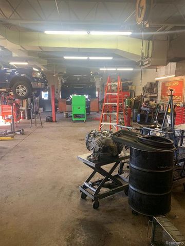 36125 Ford Road, Westland, MI 48185