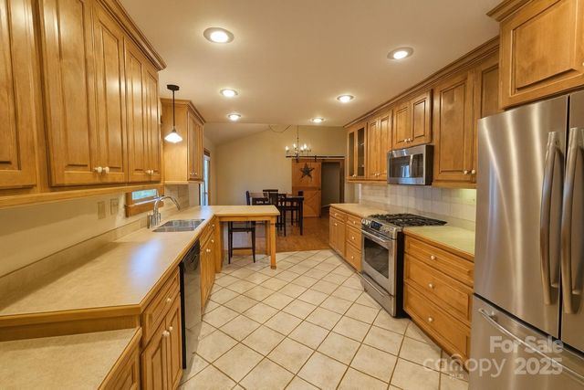 101 Green Way Avenue, Cherryville, NC 28021