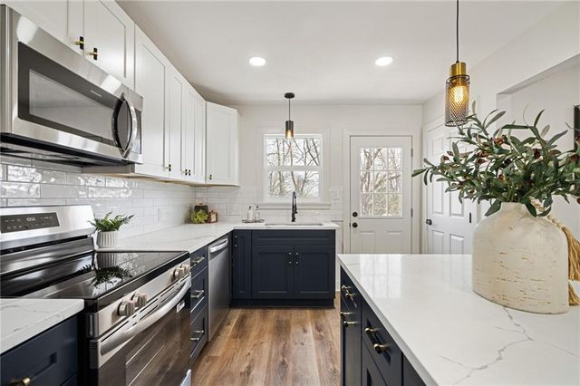 1339 S Hocker Avenue, Independence, MO 64055