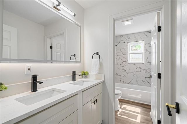 1339 S Hocker Avenue, Independence, MO 64055