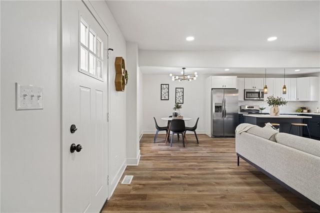 1339 S Hocker Avenue, Independence, MO 64055