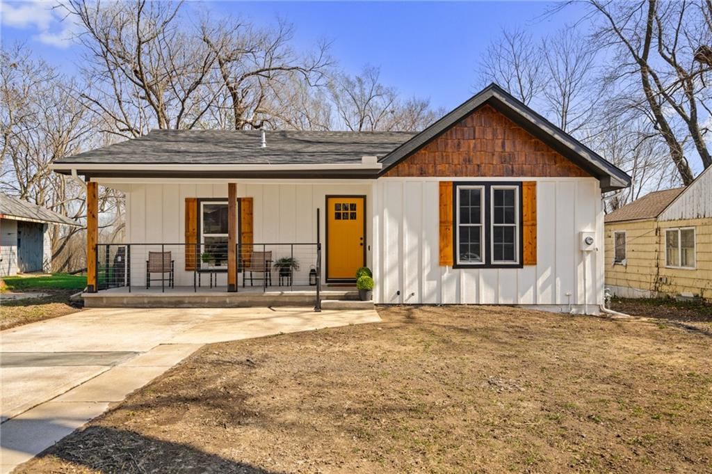 1339 S Hocker Avenue, Independence, MO 64055