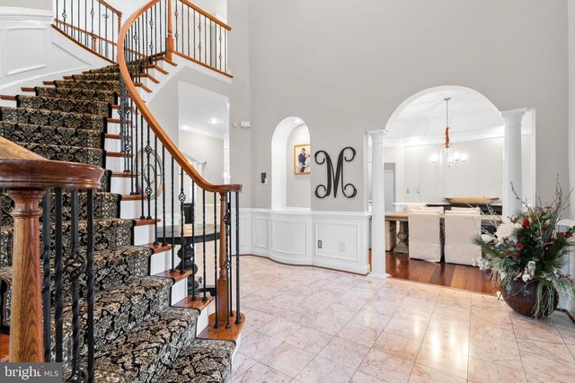 16503 LONEOAK PL, Hamilton, VA 20158