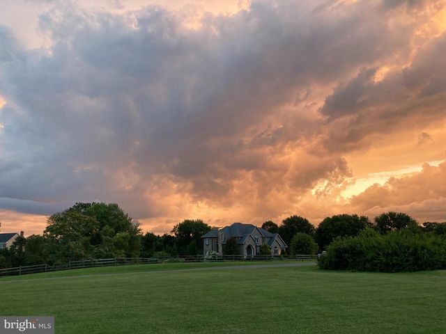 16503 LONEOAK PL, Hamilton, VA 20158