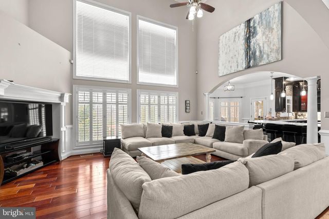 16503 LONEOAK PL, Hamilton, VA 20158