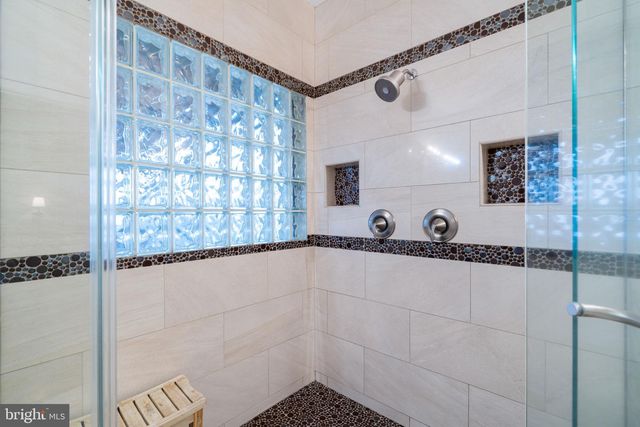 16503 LONEOAK PL, Hamilton, VA 20158