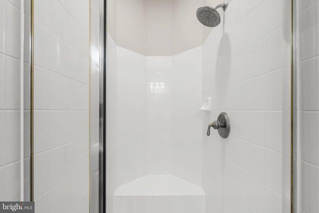 16503 LONEOAK PL, Hamilton, VA 20158