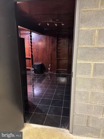 16503 LONEOAK PL, Hamilton, VA 20158