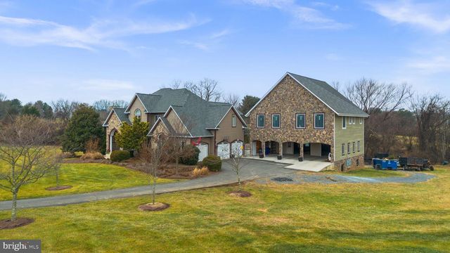 16503 LONEOAK PL, Hamilton, VA 20158