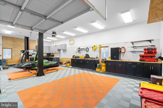 16503 LONEOAK PL, Hamilton, VA 20158