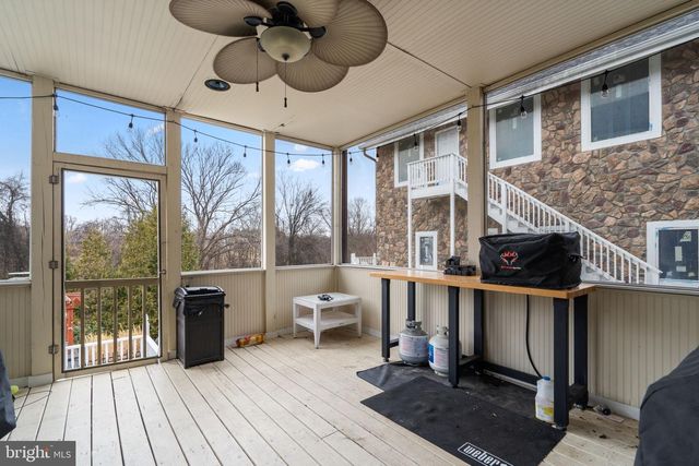 16503 LONEOAK PL, Hamilton, VA 20158