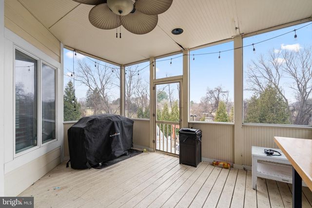 16503 LONEOAK PL, Hamilton, VA 20158