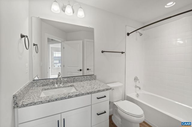 135 PARK RIDGE DR, Crozet, VA 22932