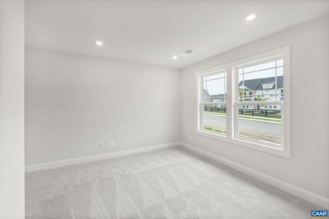 135 PARK RIDGE DR, Crozet, VA 22932