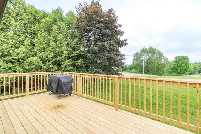 287 Lakeview Drive, Derby, VT 05829