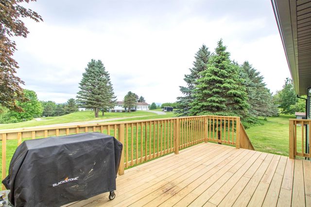 287 Lakeview Drive, Derby, VT 05829