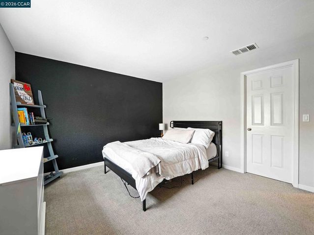 2433 Sanders Ln, Fairfield, CA 94533