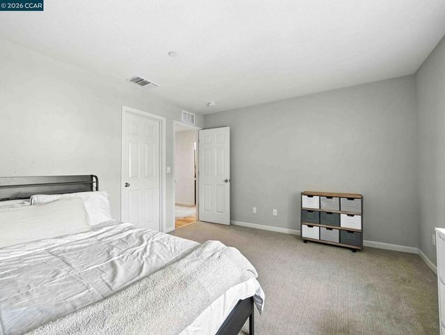 2433 Sanders Ln, Fairfield, CA 94533