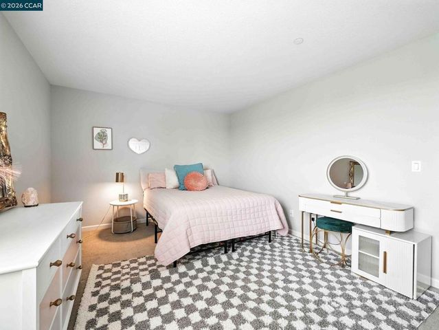 2433 Sanders Ln, Fairfield, CA 94533