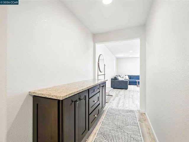 2433 Sanders Ln, Fairfield, CA 94533