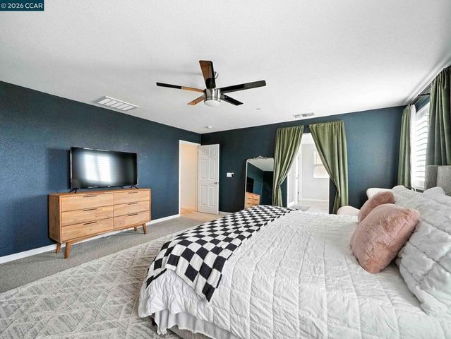 2433 Sanders Ln, Fairfield, CA 94533