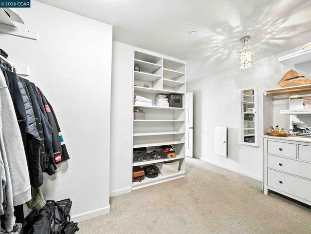 2433 Sanders Ln, Fairfield, CA 94533