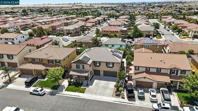 2433 Sanders Ln, Fairfield, CA 94533