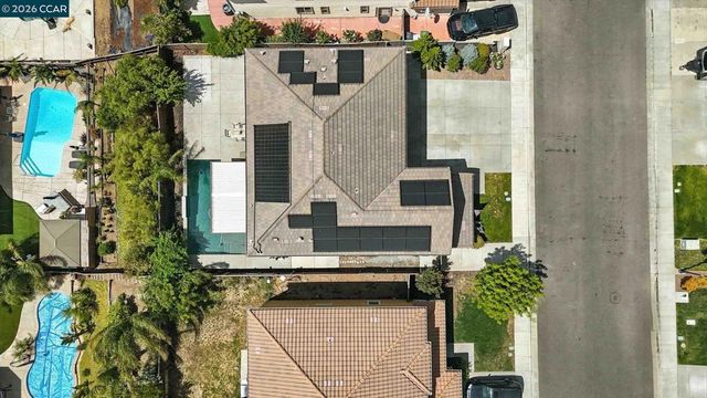 2433 Sanders Ln, Fairfield, CA 94533