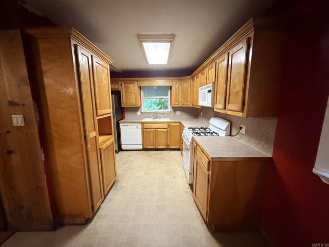 2702 Burchwood Drive, Benton, AR 72019