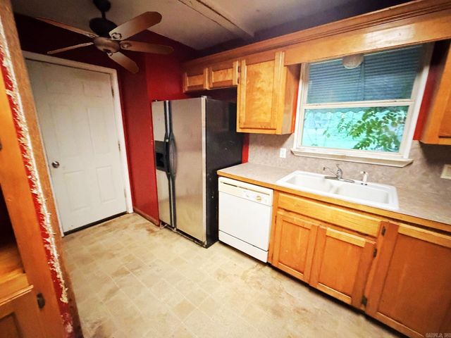 2702 Burchwood Drive, Benton, AR 72019