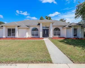 881 POYDRAS Lane W, Jacksonville, FL 32218