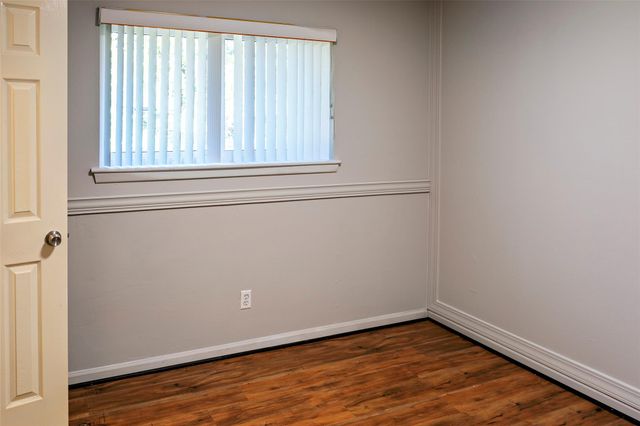 408 Travis Street, Webster, TX 77598