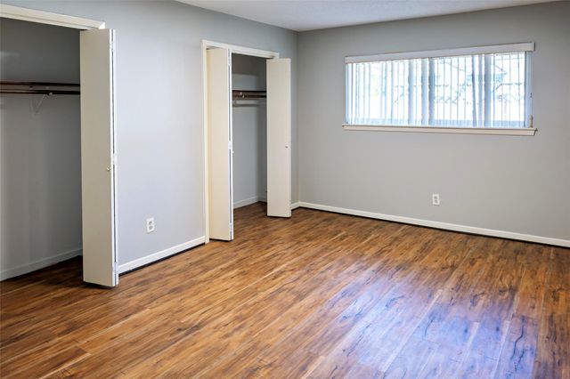 408 Travis Street, Webster, TX 77598