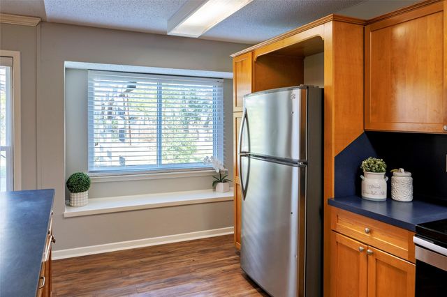 408 Travis Street, Webster, TX 77598