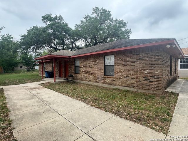 823&827 Dallas, Pleasanton, TX 78064