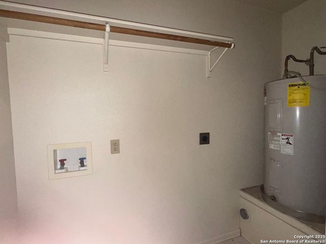 823&827 Dallas, Pleasanton, TX 78064