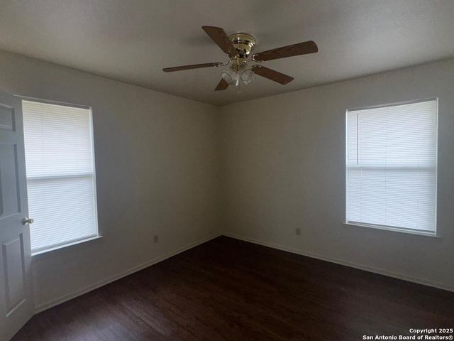 823&827 Dallas, Pleasanton, TX 78064