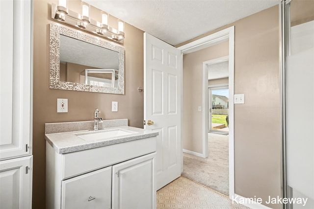 4041 Tallman Creek Drive, Grand Rapids, MI 49534