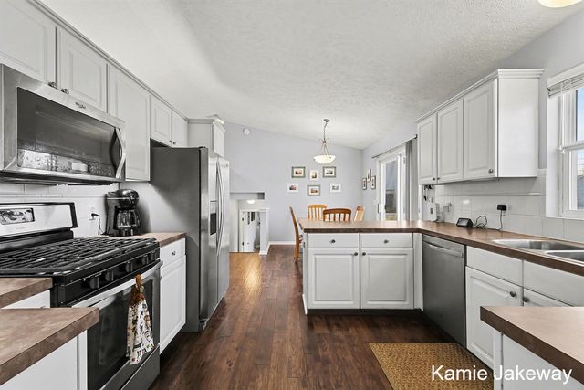 4041 Tallman Creek Drive, Grand Rapids, MI 49534