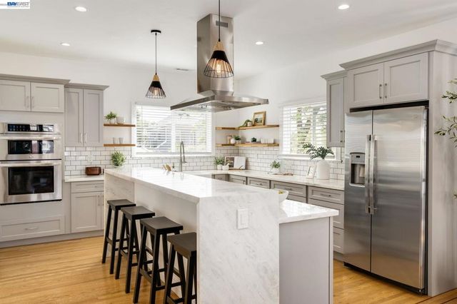 2417 Palmetto St, Oakland, CA 94602