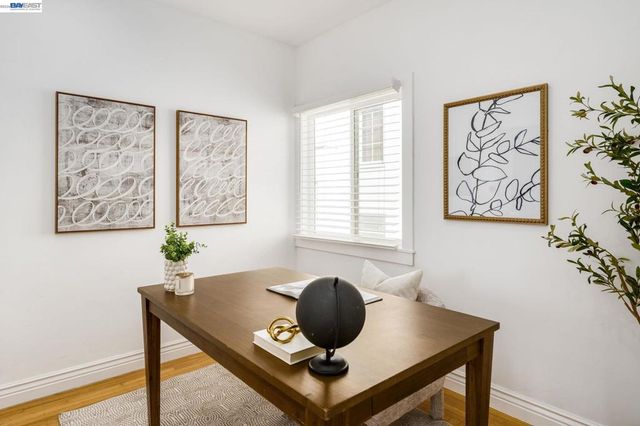 2417 Palmetto St, Oakland, CA 94602