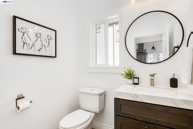 2417 Palmetto St, Oakland, CA 94602