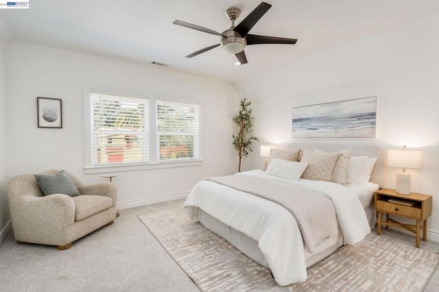 2417 Palmetto St, Oakland, CA 94602