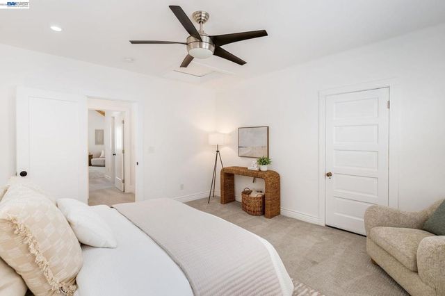 2417 Palmetto St, Oakland, CA 94602