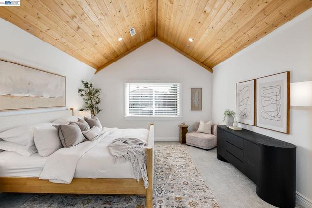 2417 Palmetto St, Oakland, CA 94602