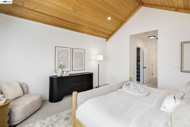 2417 Palmetto St, Oakland, CA 94602