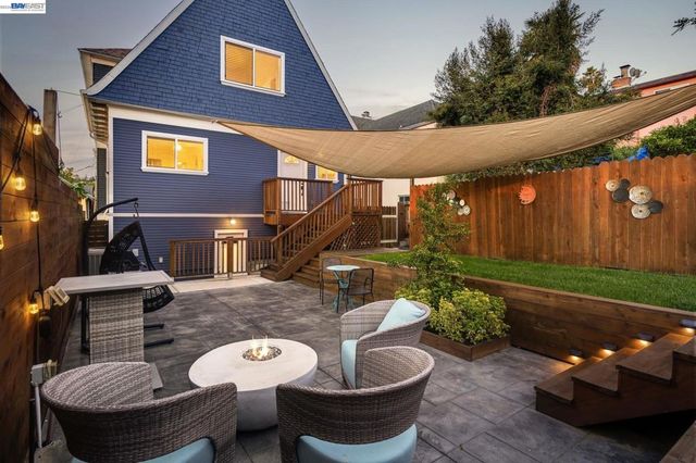 2417 Palmetto St, Oakland, CA 94602