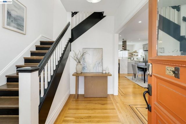 2417 Palmetto St, Oakland, CA 94602