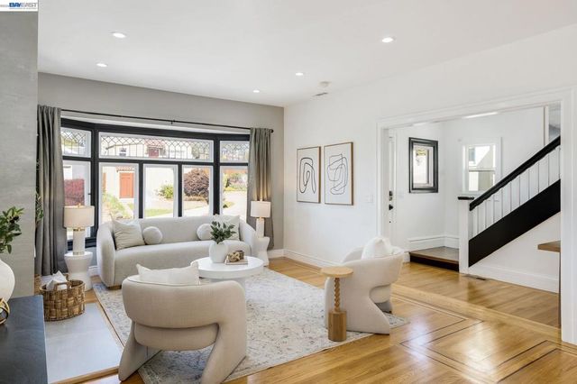 2417 Palmetto St, Oakland, CA 94602